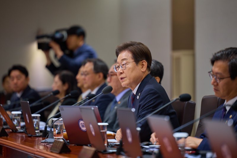 [서울=뉴시스] 이재명 대통령이 10일 서울 용산 대통령실에서 열린 국무회의를 주재하고 있다. (사진=대통령실 제공) 2025.06.10. photo@newsis.com *재판매 및 DB 금지