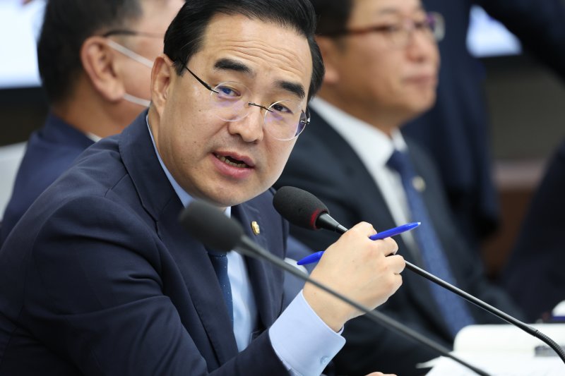 박홍근 더불어민주당 의원이 24일 정부광주지방합동청사에서 열린 국회 기획재정위원회 광주지방국세청 국정감사에서 질의하고 있다. 2024.10.24/뉴스1 ⓒ News1 김태성 기자