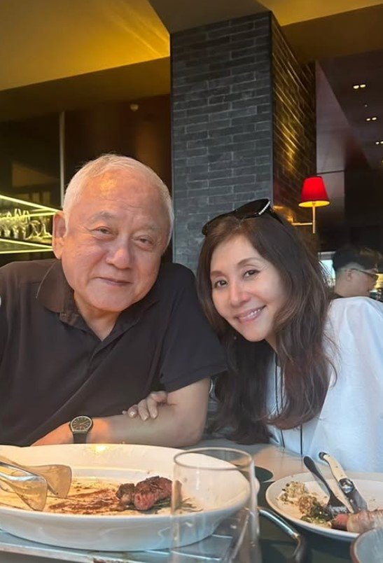 '결혼 30주년' 최명길, ♥김한길 전광판 이벤트에 "감동"