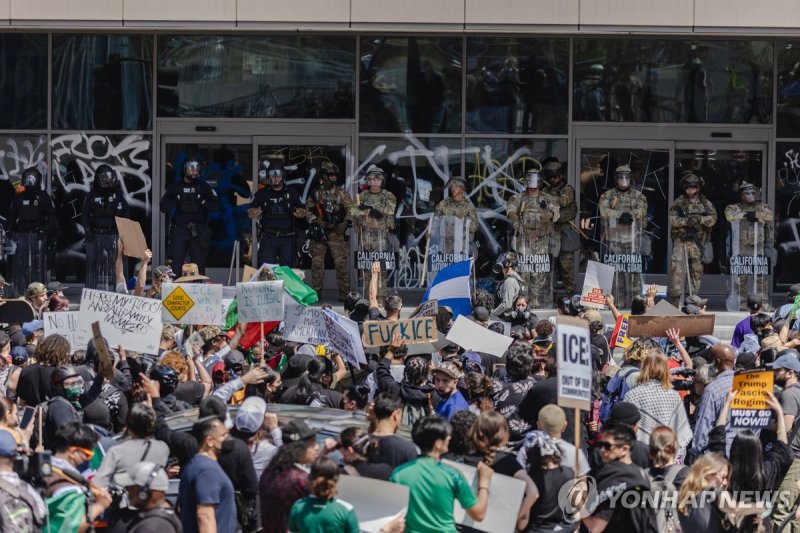 LA 시위 현장 (출처=연합뉴스)