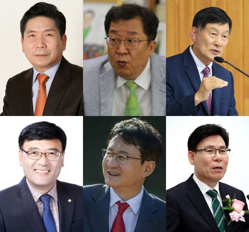 사진 상단 왼쪽부터 김창규 시장, 이상천 전 시장, 박영기 제천시의원과 하단 왼쪽부터 전원표 민주당 제천·단양 위원장, 이충형 전 KBS파리특파원, 이동욱 충북도 행정부지사.(자료사진)/뉴스1