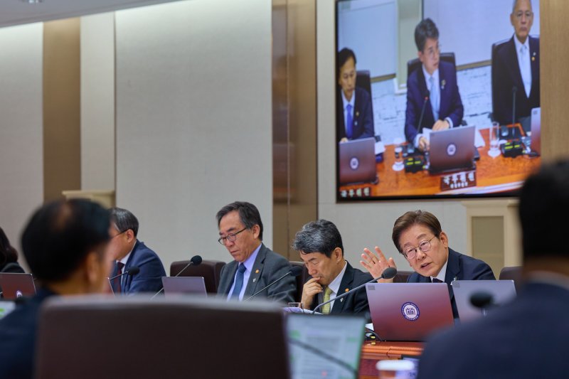 이재명 대통령이 지난 10일 서울 용산구 대통령실 청사에서 열린 국무회의를 주재하고 있다. (대통령실 제공. 재판매 및 DB 금지) 2025.6.11/뉴스1 ⓒ News1 허경 기자