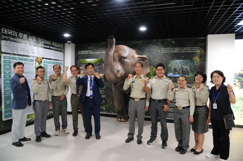 [산청=뉴시스] 태국 카오야이국립공원 대표단, 지리산국립공원 방문 (사진=지리산국립공원 제공) 2025. 06. 11. photo@newsis.com *재판매 및 DB 금지