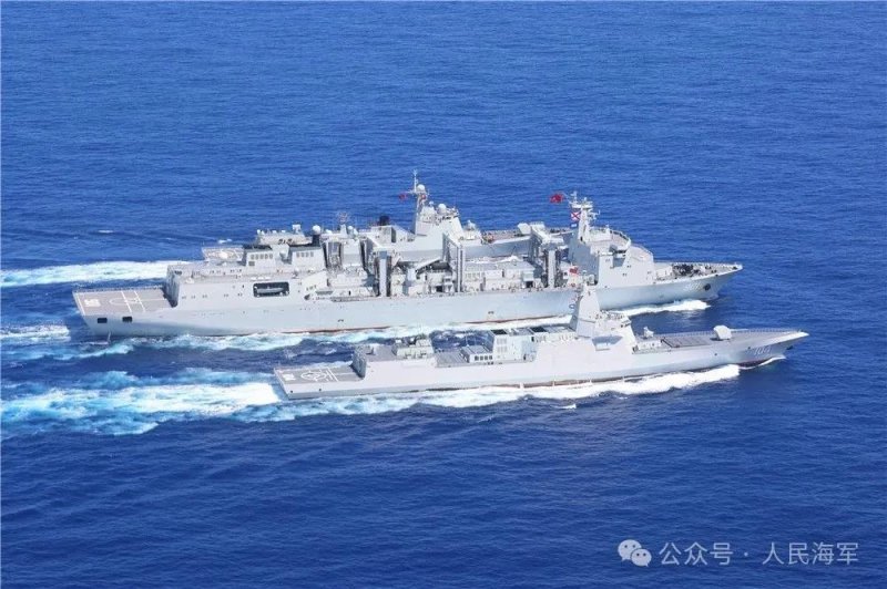 서태평양 해역에서 훈련 중인 중국 해군 항모 편대 (출처=연합뉴스)