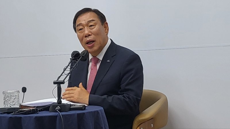 [세종=뉴시스] 송승화 기자 = 11일 보람동 세종시청에서 기자회견하는 최민호 세종시장. 2025.06.11. ssong1007@newsis.com *재판매 및 DB 금지