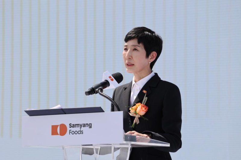 "로봇이 면 뽑고 포장까지" 제2 불닭 수출 전초기지 생산성 UP [현장르포]