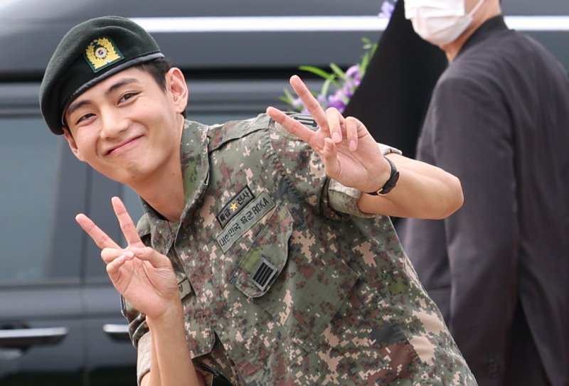 [뉴스1 ★]진부터 정국까지 군복무 마친 BTS…눈물·색소폰·13Kkg 감량