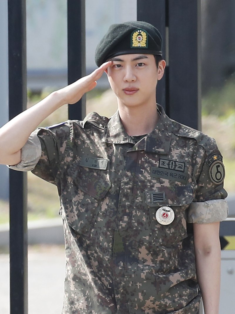 [뉴스1 ★]진부터 정국까지 군복무 마친 BTS…눈물·색소폰·13Kkg 감량
