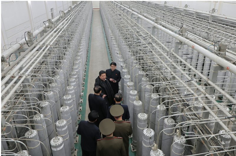 (평양 노동신문=뉴스1) = 핵물질 생산 기지와 핵무기연구소를 찾은 김정은 북한 노동당 총비서. [국내에서만 사용가능. 재배포 금지. DB 금지. For Use Only in the Republic of Korea. Redistribution Prohibited] rodongphoto@news1.kr