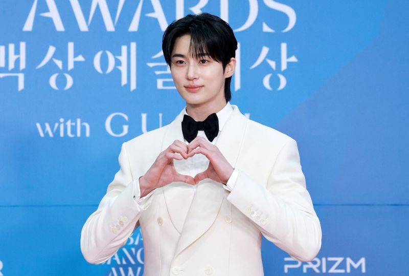 "후광 비치더니 선물주고 포옹"... 20억 당첨자 꿈에 나온 배우