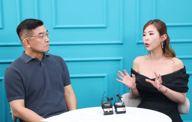 신지, K혼성그룹 코요태의 영원한 홍일점 뮤즈 [정덕현의 페르소나K]