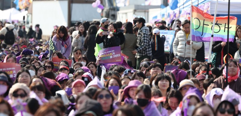 [서울=뉴시스] 김선웅 기자 = 지난 3월 8일 서울 종로구 광화문 인근에서 열린 3.8 세계여성의 날 기념 제40회 한국여성대회. 2025.03.08 mangusta@newsis.com