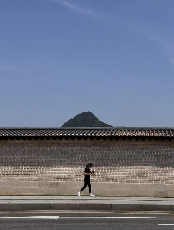 이상순, 광화문서 러닝하는 ♥이효리 공개…잉꼬부부 근황 [N샷]