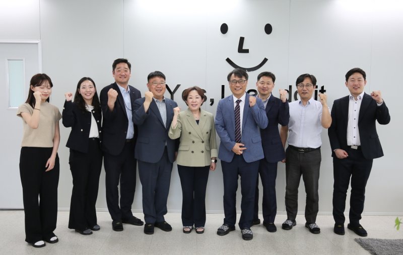 [세종=뉴시스] 한국산업사설 바카라진흥원은 전날(11일) LED 디스플레이 전문기업인 서울바이오시스에서 기업 간담회를 개최했다고 12일 밝혔다. (사진=KIAT 제공) 2025.06.12. photo@newsis.com *재판매 및 DB 금지