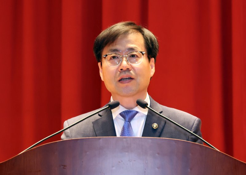 [세종=뉴시스] 강종민 기자 = 여한구 산업통상자원부 통상교섭바카라사이트 쇼미더벳이 12일 세종시 정부세종청사에서 열린 취임식에서 취임사를 하고 있다. 2025.06.12. ppkjm@newsis.com