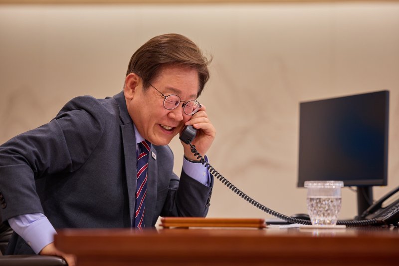 이재명 카지노사이트 바카라사이트이 12일 서울 용산구 카지노사이트 바카라사이트실 청사 집무실에서 앤소니 알바니지 호주 총리와 전화 통화를 하고 있다.(카지노사이트 바카라사이트실 제공. 재판매 및 DB 금지) 2025.6.12/뉴스1 ⓒ News1 허경 기자