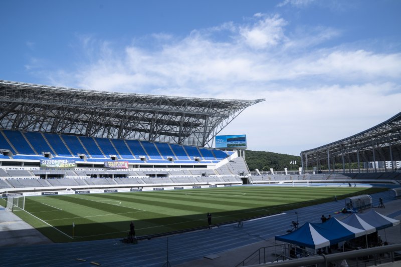 '축덕' 끌어모은 '슈팅스타2', 직관 경기장 직접 가보니 [N현장]