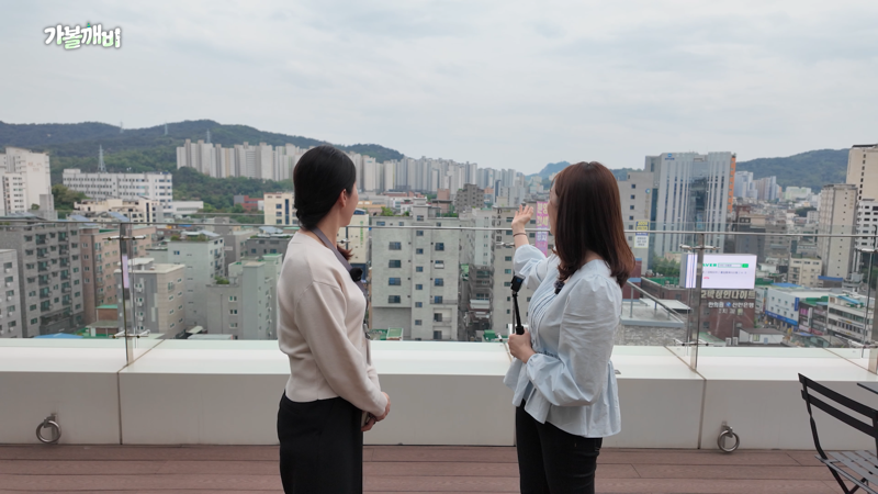 북한산과 불광동 일대가 한눈에 보이는 '셀립 은평'의 루프탑 테라스가든