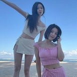 권은비, 화끈한 노출…비키니로 뽐낸 ′글래머 몸매′ [N샷]