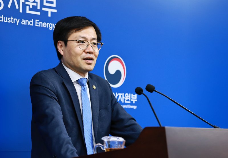 [세종=뉴시스]여한구 산업부 통상교섭본부장이 기자실에 방문했다.(사진=산업부 제공) *재판매 및 DB 금지