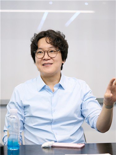인터뷰하는 이필성 샌드박스 네트워크 대표 (출처=연합뉴스)