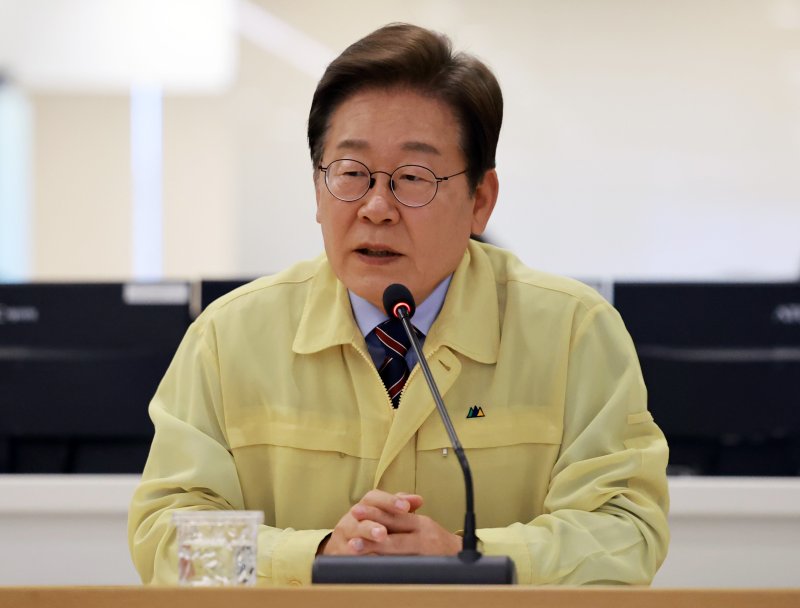 [서울=뉴시스] 최진석 기자 = 이재명 바카라 가상 머니 사이트이 12일 서울 서초구 한강홍수통제소에서 열린 수해(장마) 대비 현장 점검 회의에서 발언하고 있다. (바카라 가상 머니 사이트실통신사진기자단) 2025.06.12. myjs@newsis.com