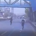 프로복서 출신 경찰에게 잡힌 ′무면허′ 불법체류 외국인