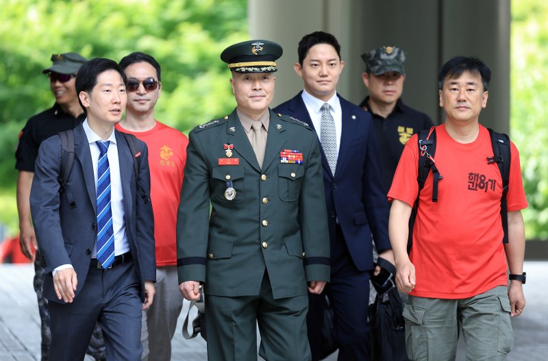 '항명 혐의' 박정훈 대령 2심 재판부, 공소장 변경 허가