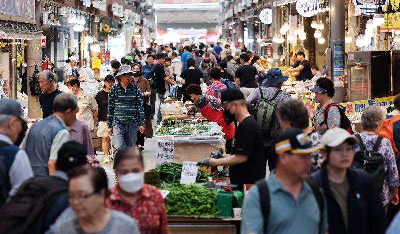 소득수준 따라 15만~50만원 민생회복 지원금…새 정부 첫 추경 19일 국무회의 상정