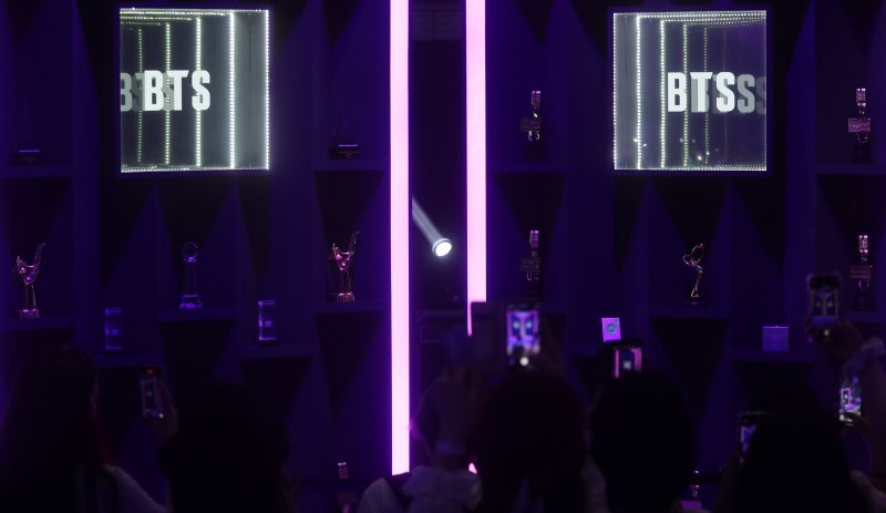 '방탄소년단 데뷔 12주년' 2025 BTS 페스타 찾은 아미들 [뉴시스Pic]