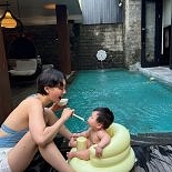 ′엄마′ 된 이유영, 수영복 입고 딸 육아…행복한 얼굴 [N샷] 
