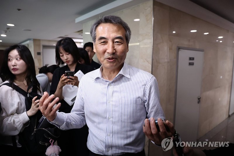 김건희 특검 지명자 민중기 전 서울중앙지법원장 (출처=연합뉴스)