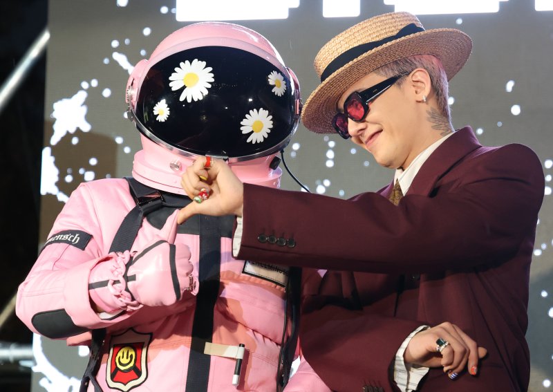 [뉴스1 ★]지드래곤, 청소년 알코올중독 치료 위해 8억8천만 원 기부