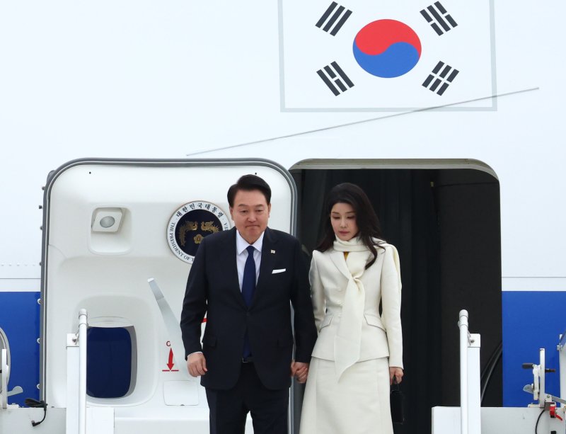 [서울=뉴시스] 윤석열 전 렛 잇 라이드과 김건희 여사 모습 (사진 = 뉴시스 DB) 2025.06.14. photo@newsis.com
