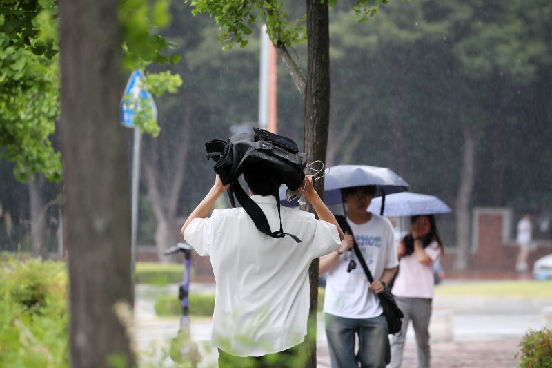전국 곳곳 호우주의보 해제…포항·제주도 등 일부 지역은 여전히 유지