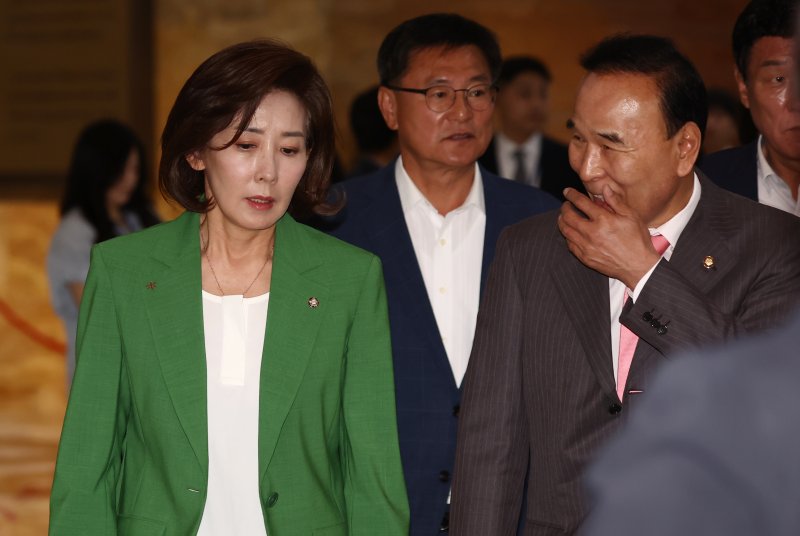 나경원 국민의힘 의원이 5일 서울 여의도 국회에서 열린 본회의에 참석하고 있다. 2025.6.5/에볼루션 바카라 무료1 ⓒ News1 김민지 기자