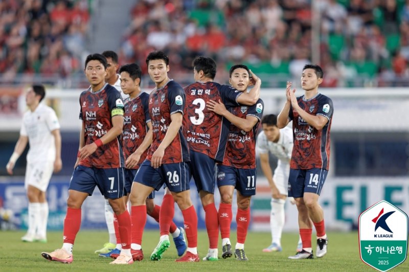[서울=뉴시스]K리그1 김천 이동준 결승골. (사진=한국프로축구연맹 제공)