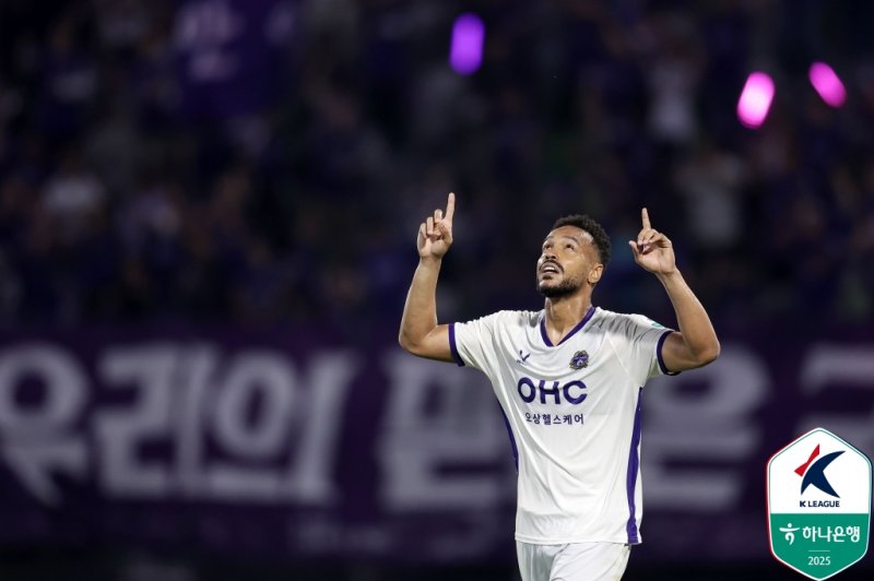 [서울=뉴시스]K리그1 안양 모따 멀티골. (사진=한국프로축구연맹 제공)