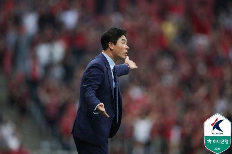 윤정환 인천 유나이티드 감독(한국프로축구연맹 제공)