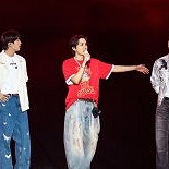 제이홉, 첫 월드투어 16개 도시 53만명 운집 ″또 다른 시작″