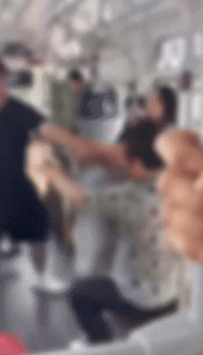 80대 노인에 발길질한 20대 말렸는데 왜…"다치고도 폭행죄" [어떻게 생각하세요]