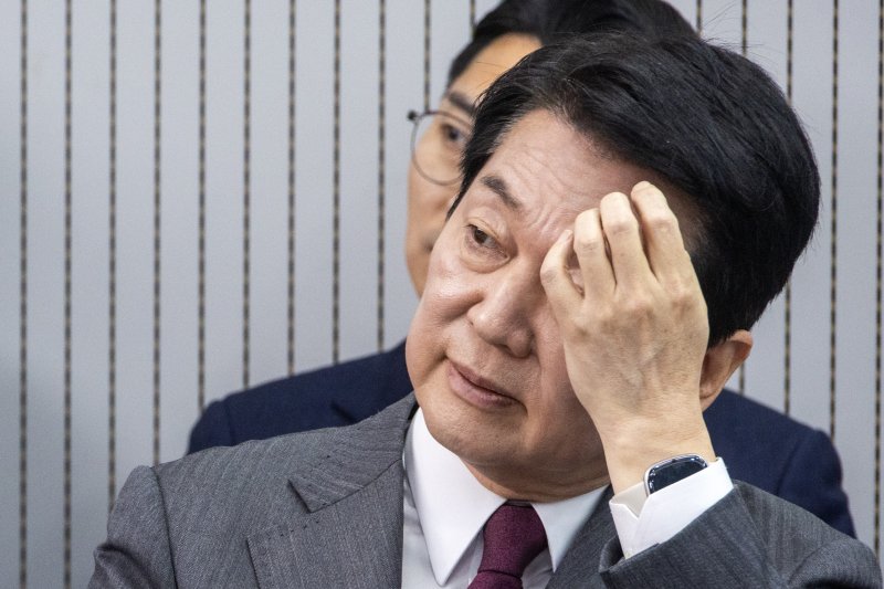 안철수 “李 AI 100조 투자? 尹 의대증원 2000명 시즌2 연상”