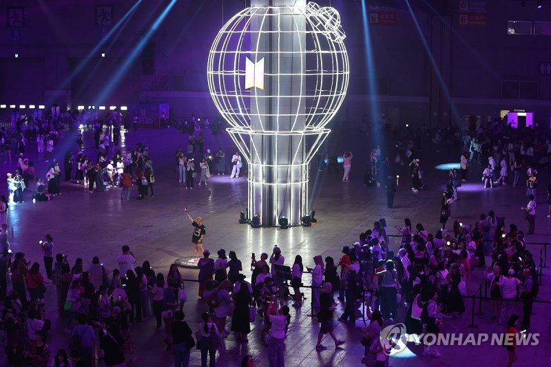 K팝 왕의 귀환..방탄소년단 2막 미리 엿본 'BTS 페스타'