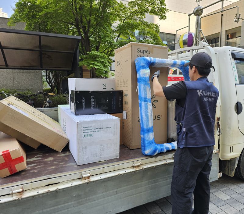 30도 땡볕, 택배기사의 숨 가쁜 13시간[르포]