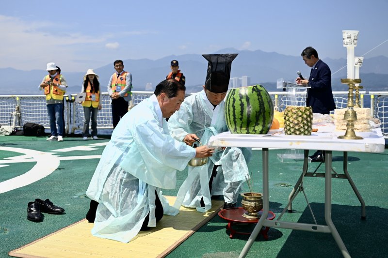 제10회 실향민문화축제가 13~15일 강원 속초시 조양동 엑스포 잔디광장 일원에서 열렸다. 이번 축제에는 7만2000여명이 방문한 것으로 집계됐다.(속초시 제공. 재판매 및 DB금지)/뉴스1