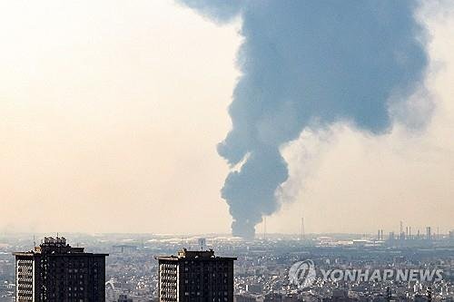 테헤란 부근의 정유시설 피격 (출처=연합뉴스)