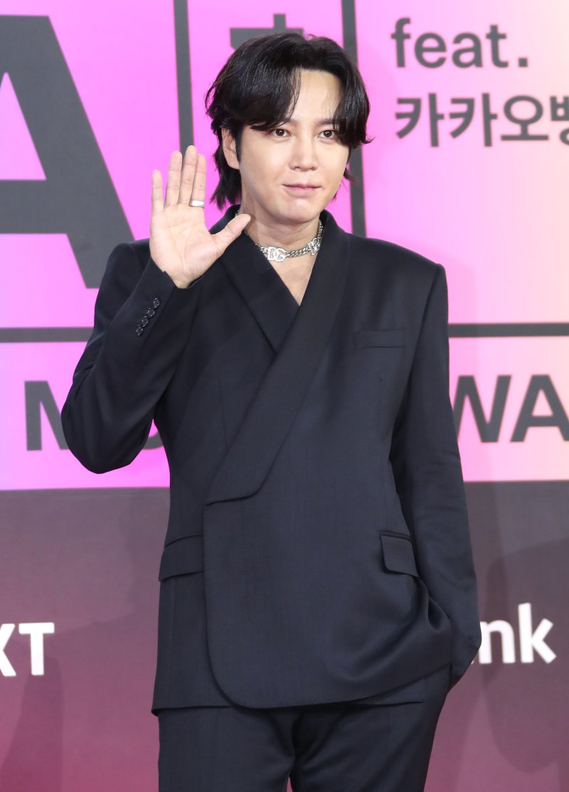 장근석, 현빈 소속사 VAST엔터와 파트너십 체결…동행 예고