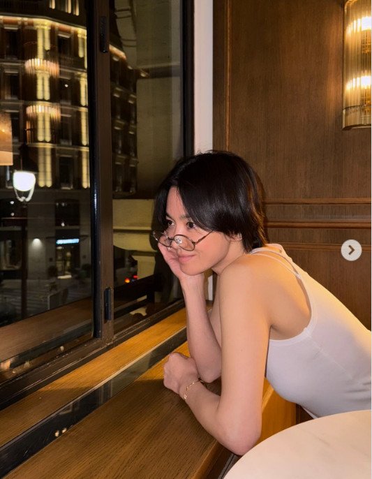 송혜교, 민소매 차림에도 우아한 분위기…고혹 미소 [N샷]