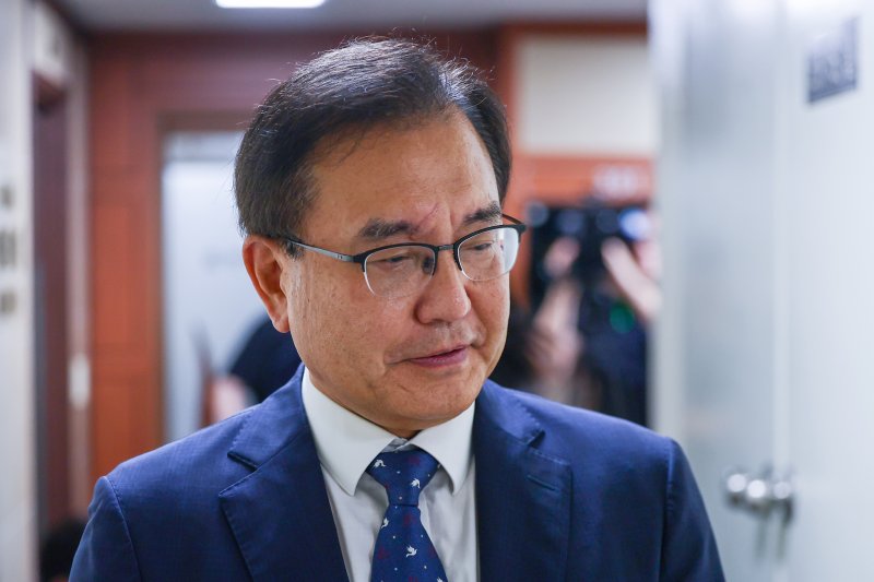 이명현 특별검사가 16일 서울 서초구 사무실로 출근하고 있다. /사진=연합뉴스