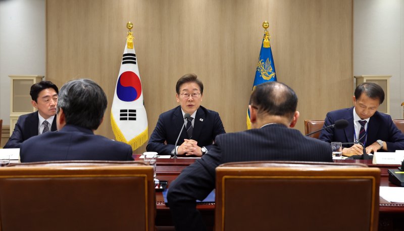 G7 출국 앞둔 李대통령 "안정적인 국정 운영에 만전 기해달라"
